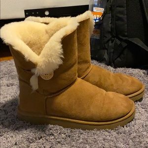 Ugg Button in Boot